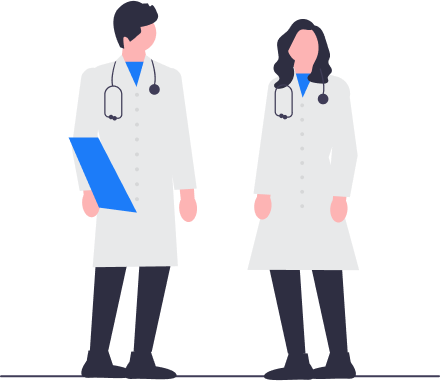 Dois médicos em brancos discutindo um tratamento, um segurando uma prancheta azul, em um ambiente profissional. Dois médicos em brancos discutindo um tratamento, um segurando uma prancheta azul, em um ambiente profissional.