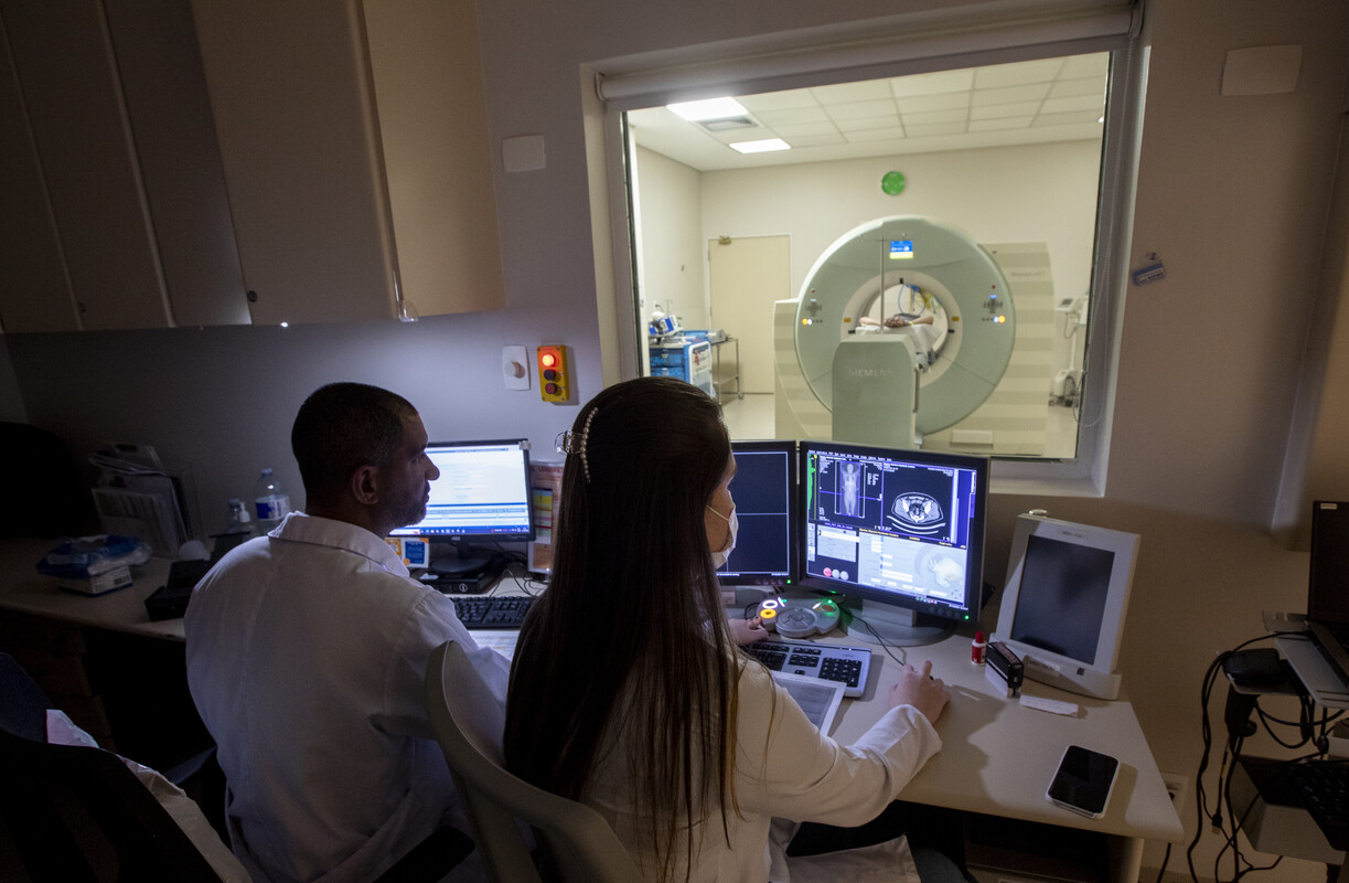 Exames de PET-CT são parte do tratamento teranóstico para alguns tipos de câncer, e estão disponíveis no Einstein.
