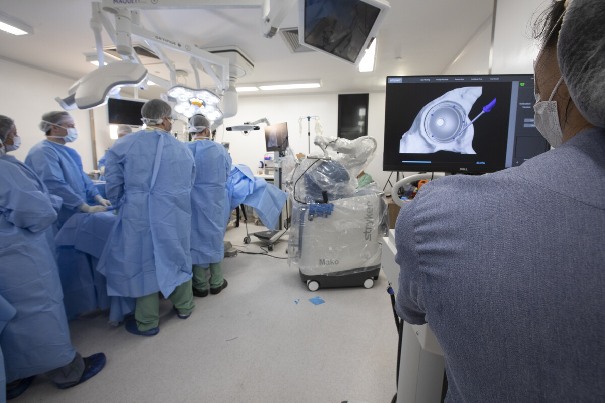 Acompanhamento da cirurgia com imagens da tomografia computadorizada