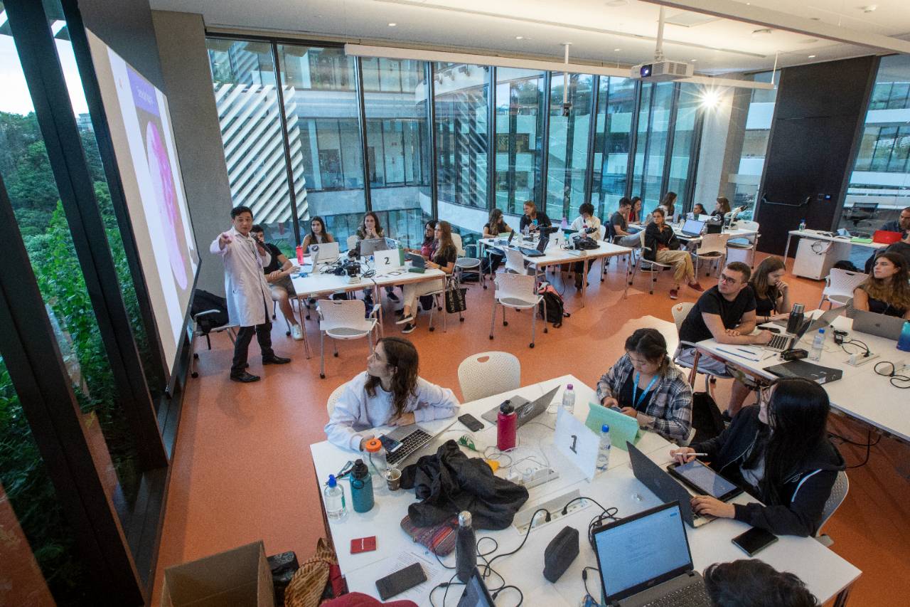 Uma das salas onde são ministradas aulas de graduação de Medicina, entre outros cursos, no no Instituto de Ensino e Pesquisa do Einstein (Foto: Egberto Nogueira)